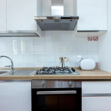 Guesthost - With Private Garden! Lucca